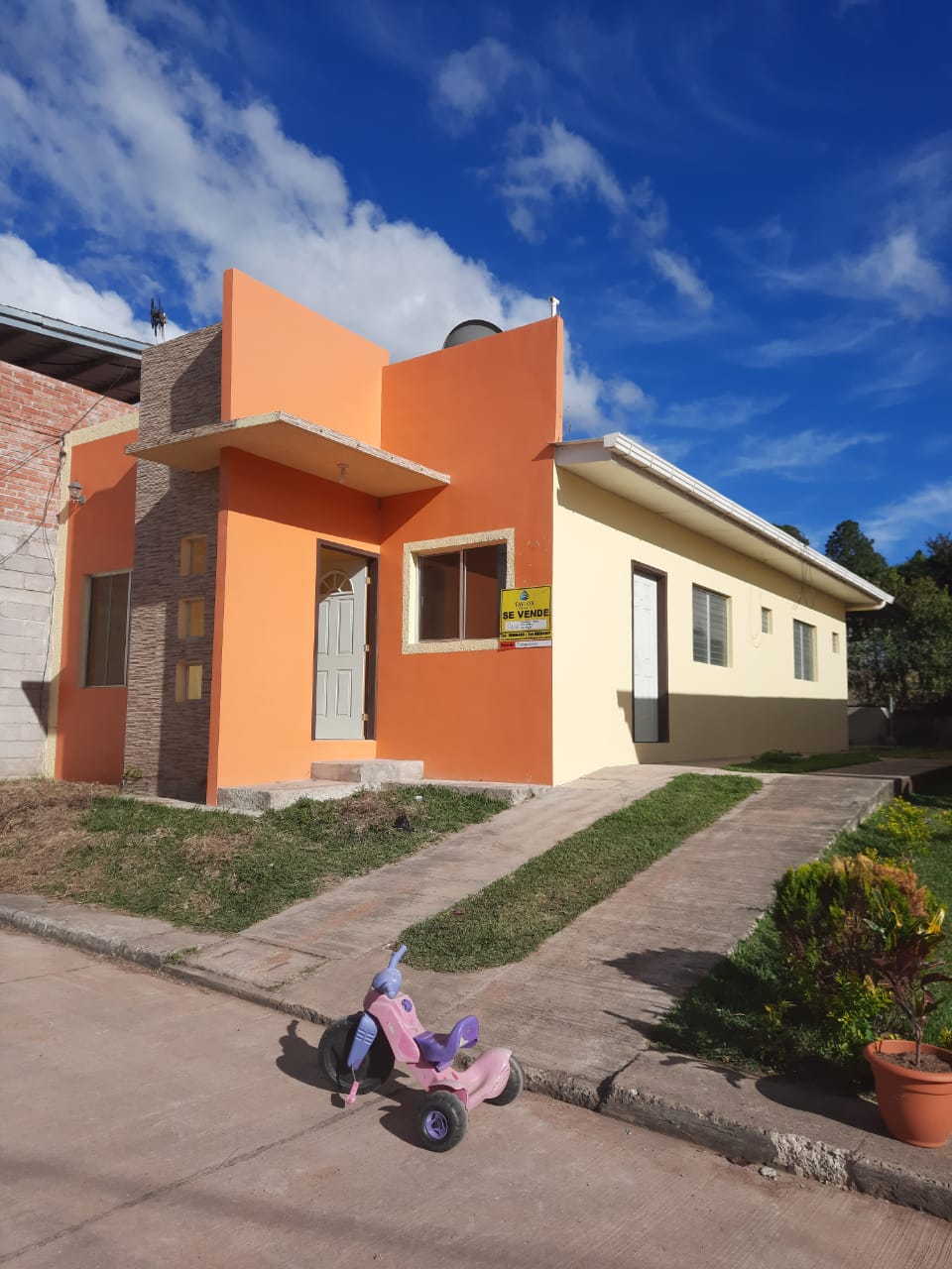 Remate casa en residencial privada zona Tatumbla